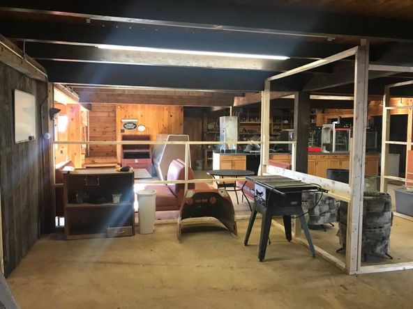 94 Main Rd, Abbot, ME 04406